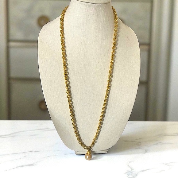 Gold Bold Chain Necklace with Pearl Pendant - Picture 4 of 6